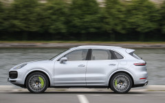 Desktop wallpaper. Porsche Cayenne Turbo S E-Hybrid 2020. ID:118878